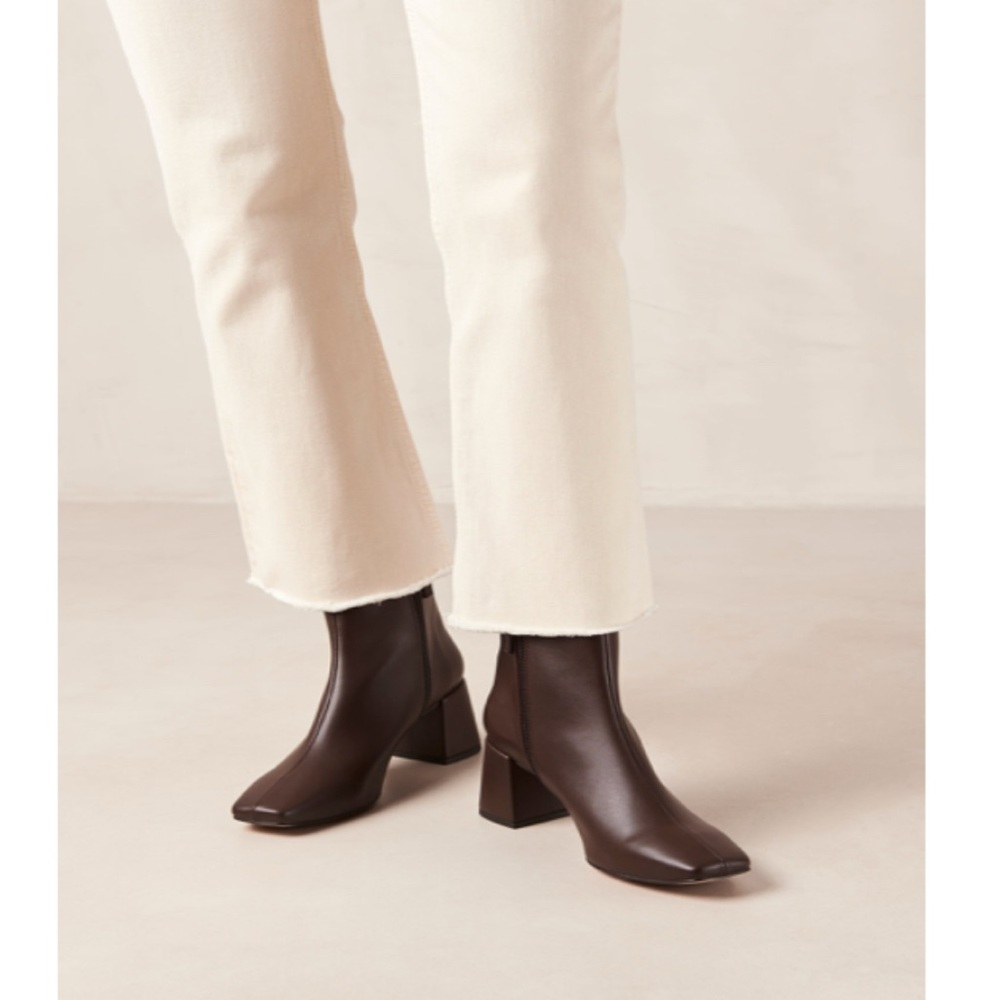 ALOHAS Dark Brown Ankle Boots